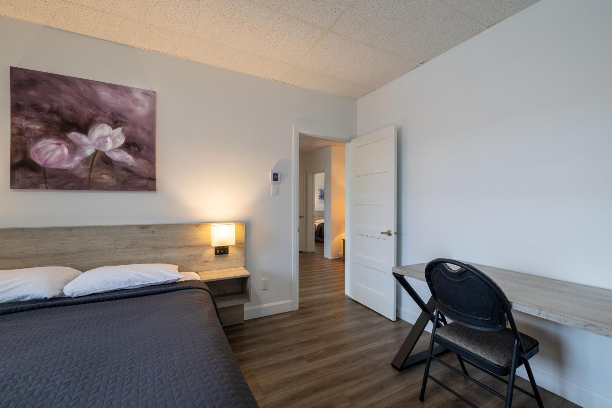 Motel Et Condo Chez Charley Sainte-Anne-de-Beaupre Exterior photo