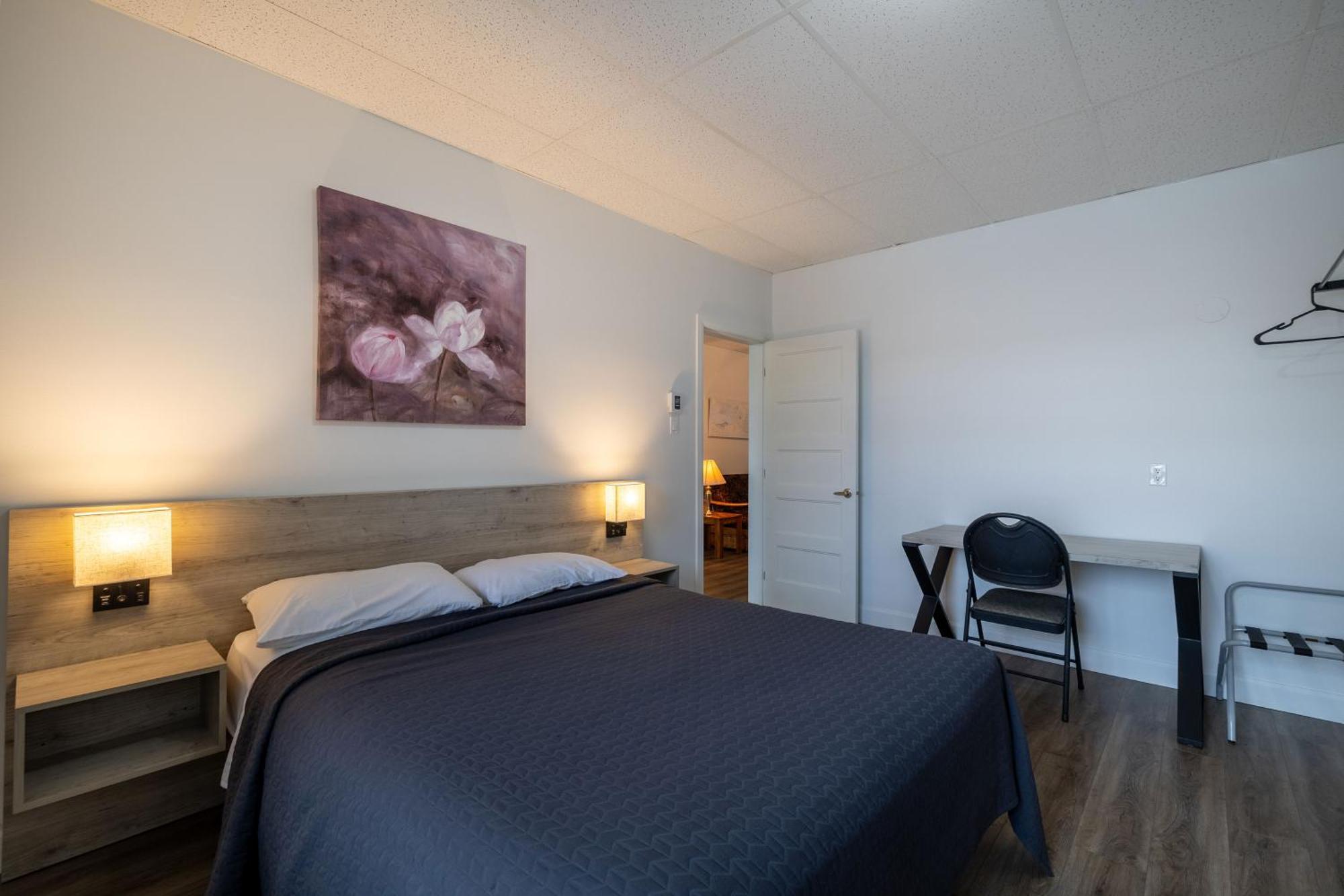 Motel Et Condo Chez Charley Sainte-Anne-de-Beaupre Exterior photo