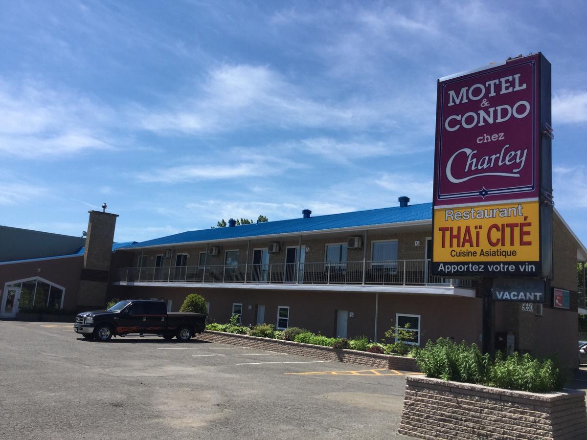 Motel Et Condo Chez Charley Sainte-Anne-de-Beaupre Exterior photo